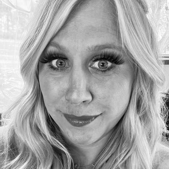 Meet your Posher, Alisha - Picture 1 of 1